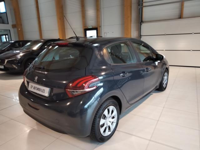 Peugeot 208 image 2