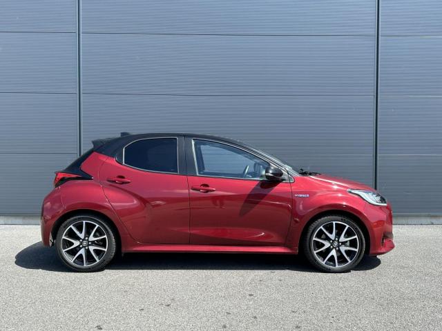 Toyota Yaris image 2