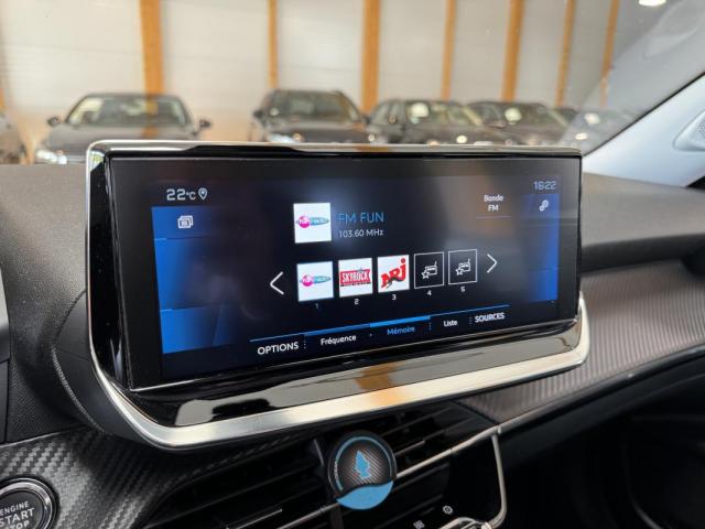 Peugeot 2008 image 2