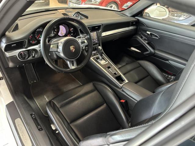 Porsche 911 image 7