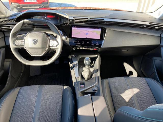 Peugeot 308 image 2