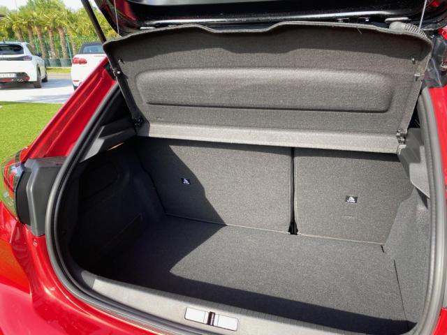 Peugeot 208 image 3