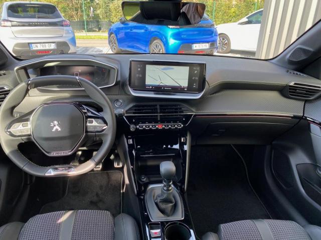 Peugeot 208 image 8