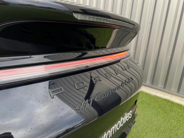 Porsche 911 image 9