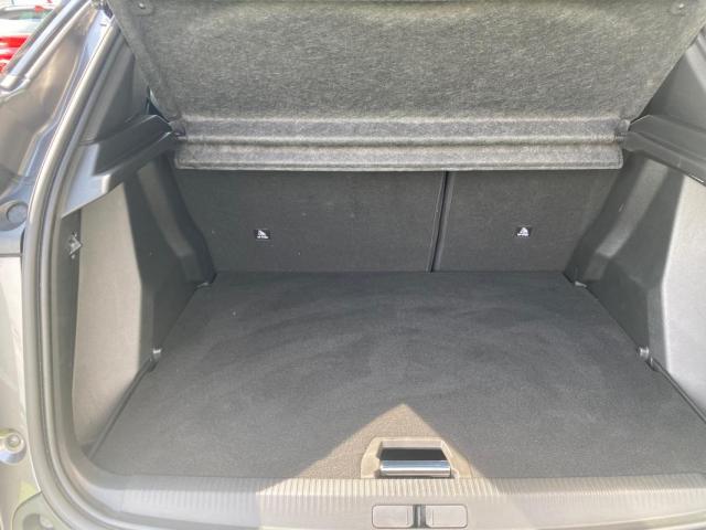 Peugeot 2008 image 8