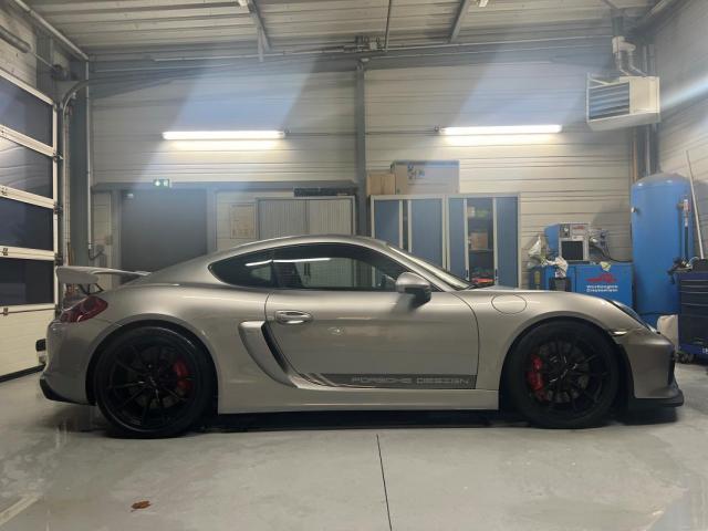 Porsche Cayman image 9