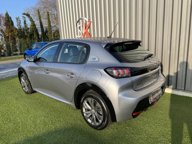 Peugeot 208 image 1