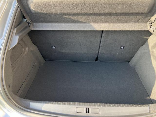 Peugeot 208 image 9