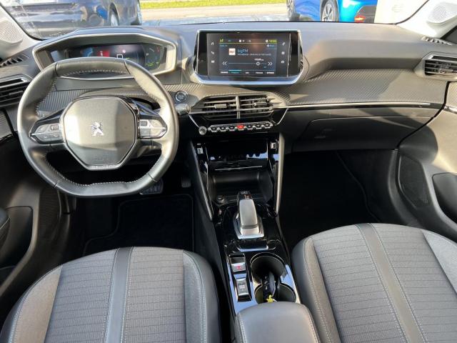 Peugeot 208 image 2