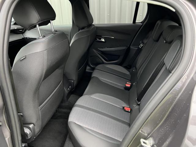Peugeot 208 image 6