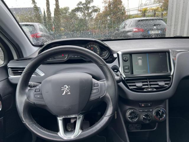 Peugeot 208 image 7