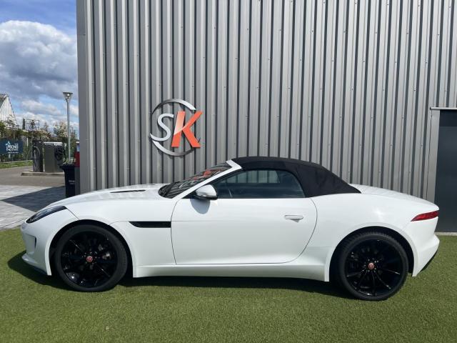 Jaguar F-Type image 3