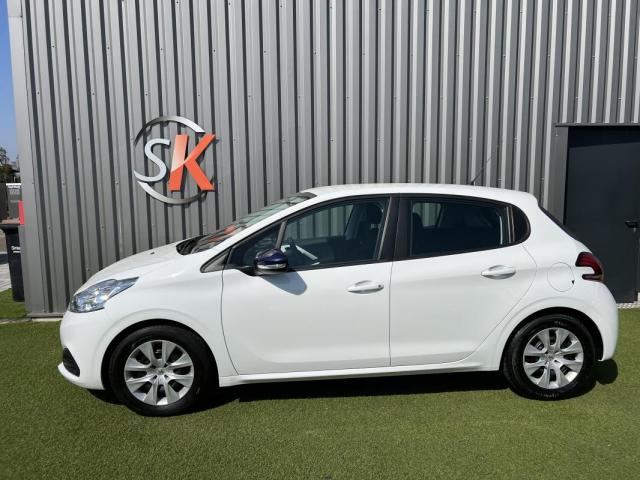 Peugeot 208 image 8