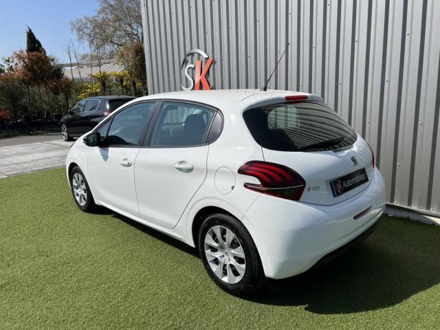Peugeot 208 image 6