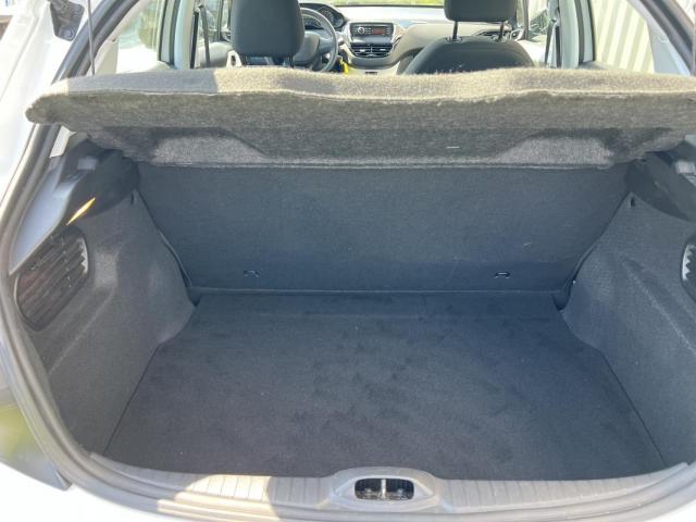 Peugeot 208 image 2