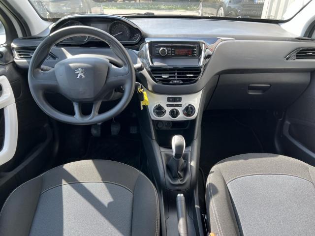 Peugeot 208 image 3