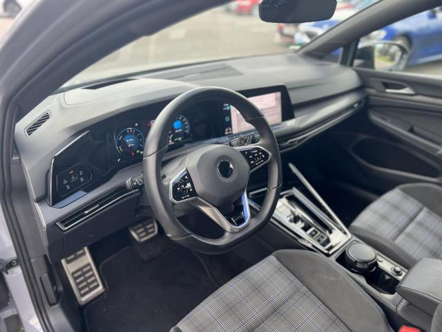 Volkswagen Golf image 9