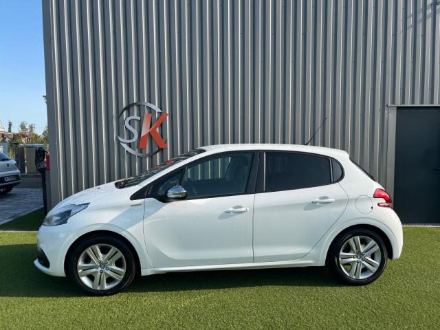 Peugeot 208 image 6