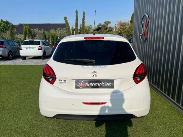 Peugeot 208 image 2