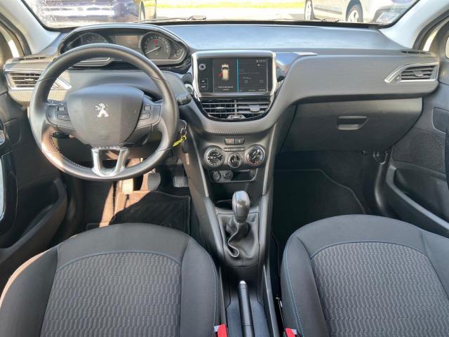 Peugeot 208 image 7