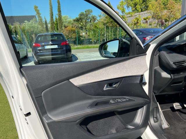 Peugeot 3008 image 1