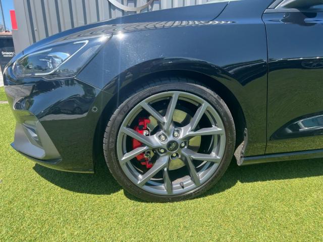 Ford Focus image 2
