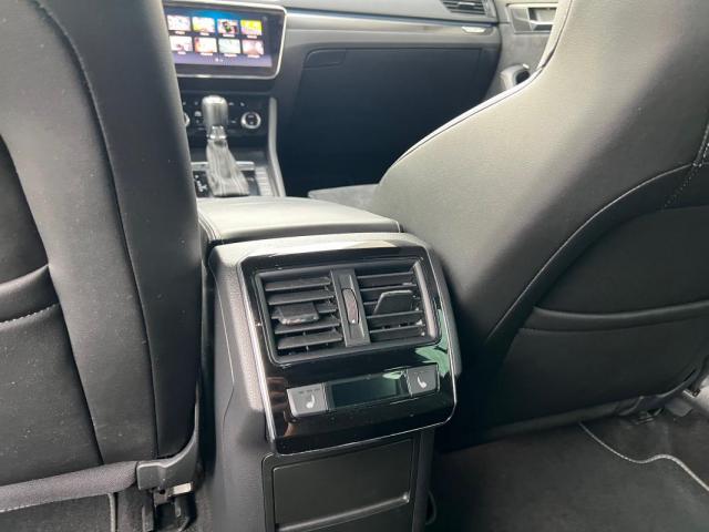 Skoda Superb Combi image 5