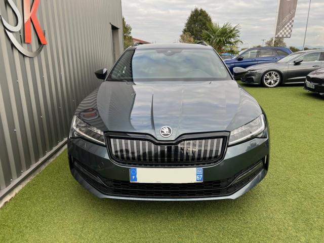 Skoda Superb Combi image 1