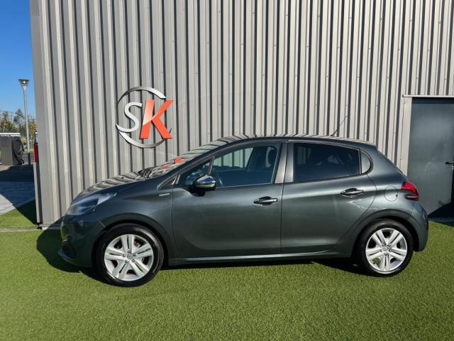 Peugeot 208 image 7