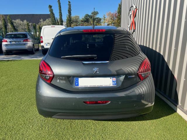 Peugeot 208 image 8