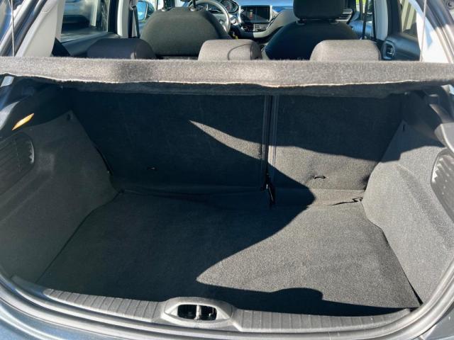 Peugeot 208 image 9