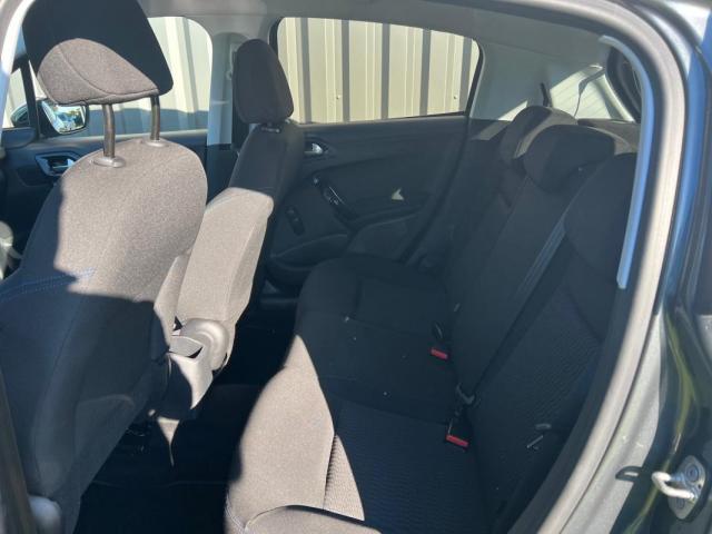Peugeot 208 image 6