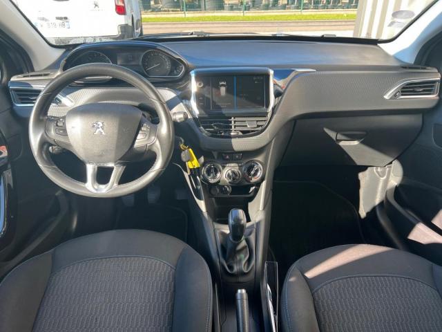 Peugeot 208 image 4
