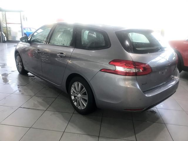 Peugeot 308 image 2