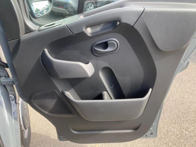 Renault Master image 8