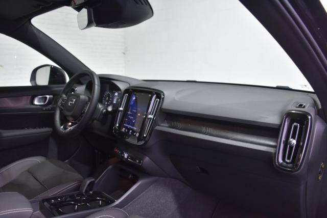 Volvo Xc40 image 1