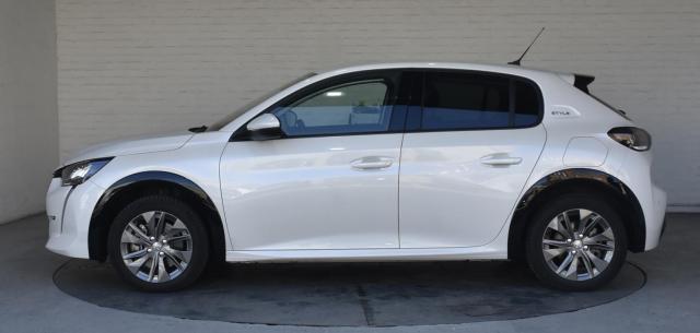 Peugeot 208 image 1
