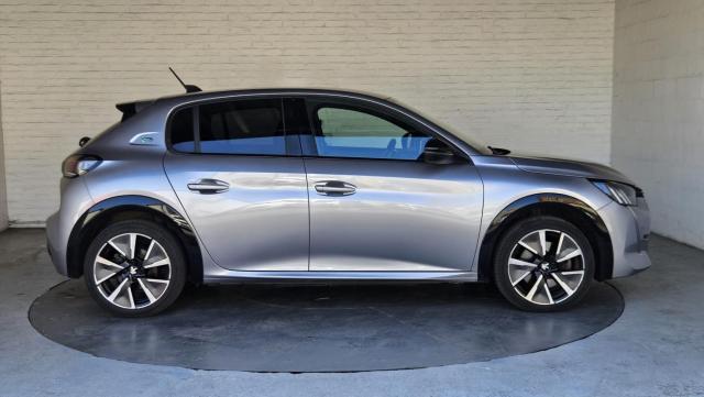 Peugeot 208 image 4