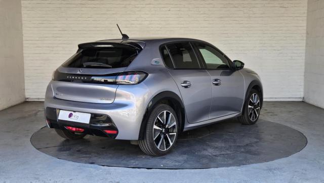 Peugeot 208 image 1