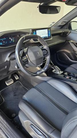 Peugeot 208 image 3