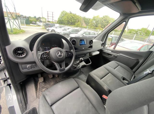 Mercedes Benz Sprinter image 5