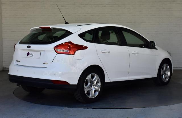 Ford Focus image 9