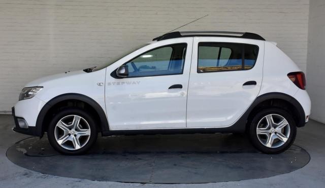 Dacia Sandero image 2
