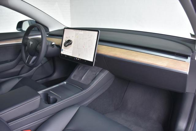 Tesla Model 3 image 7