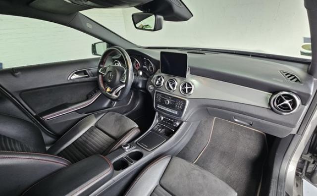 Mercedes Benz Gla image 4