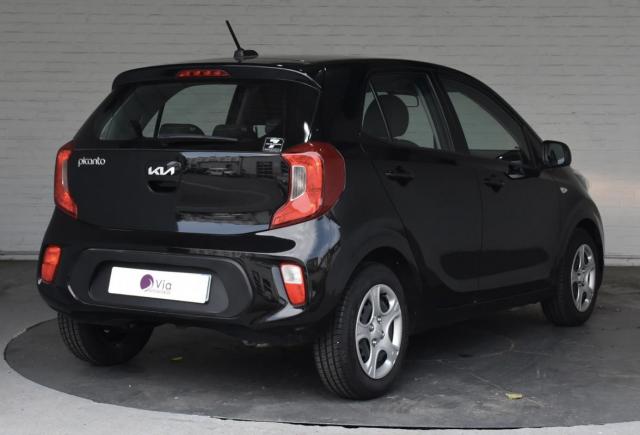 Kia Picanto image 8