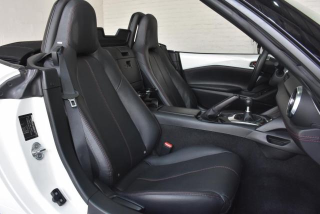 Mazda Mx-5 image 7