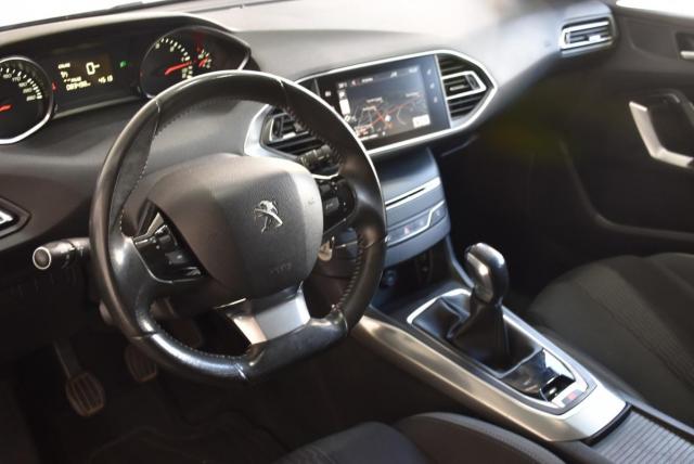 Peugeot 308 image 1