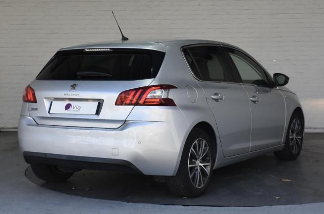 Peugeot 308 image 8