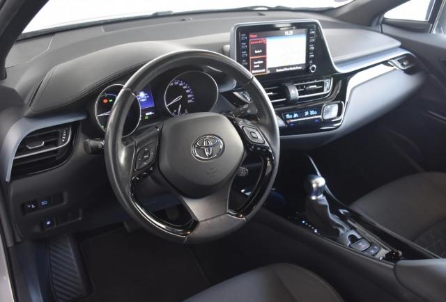 Toyota C-Hr image 6